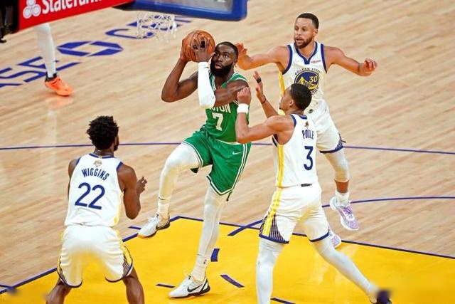 面对黑粉与流量 潘展乐的困惑与清醒